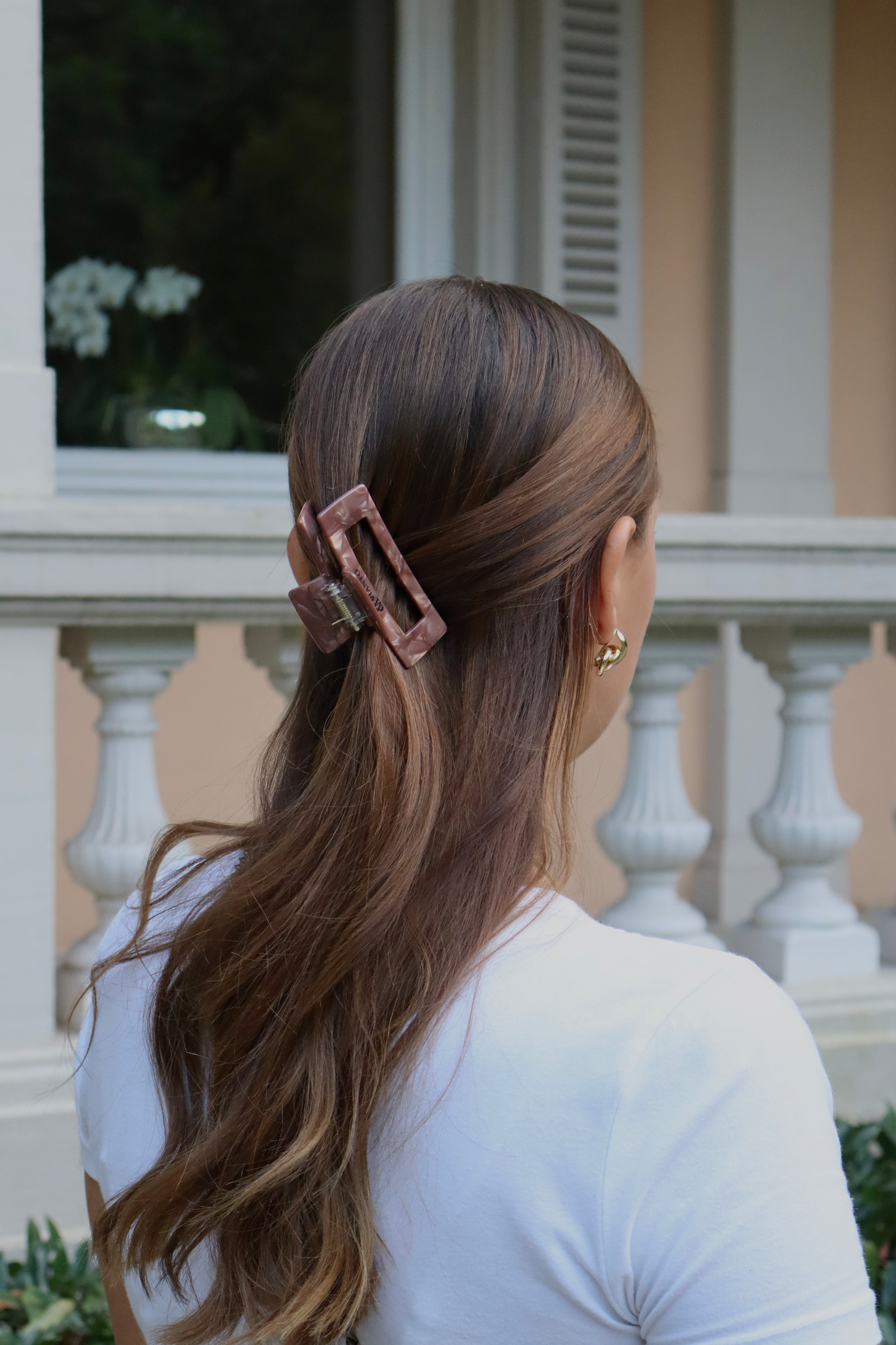 braune l haarklammer